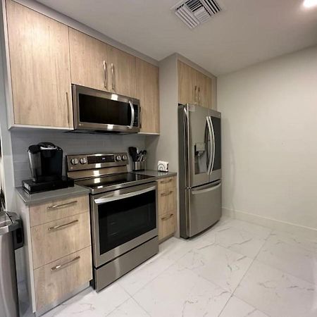 فيلا The Sun House - 3 Bed, 2 Bath, Private Pool, Fire Pit, Huge Backyard فورت لودرديل المظهر الخارجي الصورة