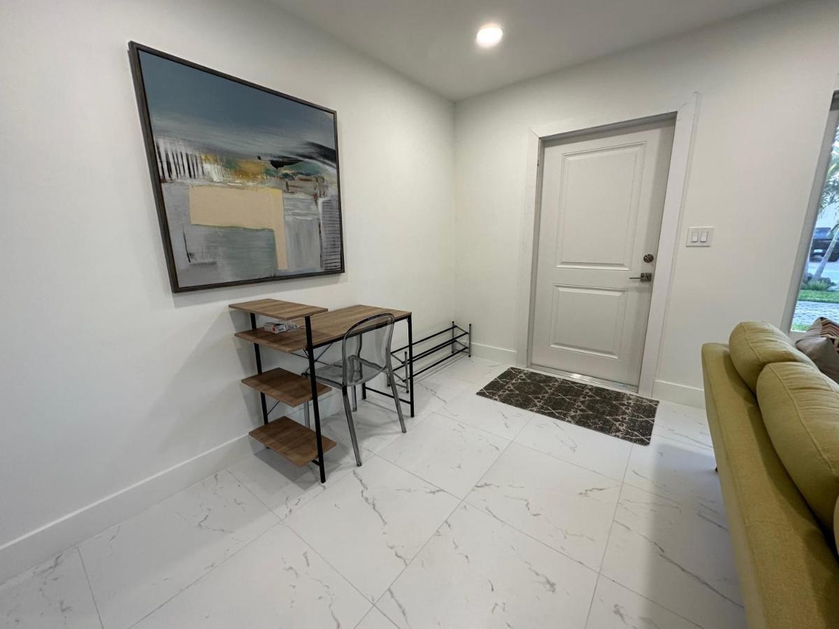فيلا The Sun House - 3 Bed, 2 Bath, Private Pool, Fire Pit, Huge Backyard فورت لودرديل المظهر الخارجي الصورة