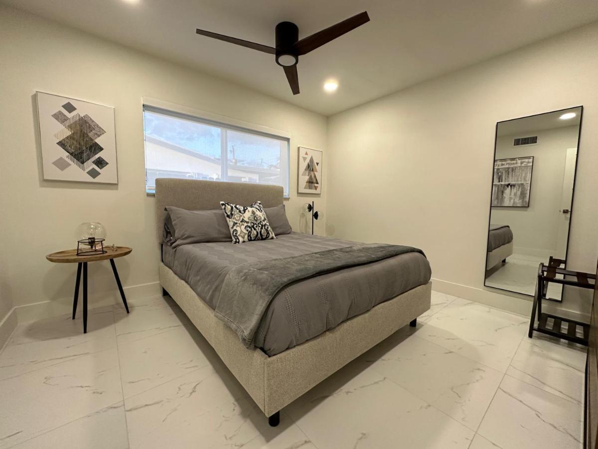 فيلا The Sun House - 3 Bed, 2 Bath, Private Pool, Fire Pit, Huge Backyard فورت لودرديل المظهر الخارجي الصورة
